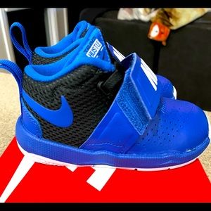 NEW Nike Basketball Shoe - Size 6C (Toddler)